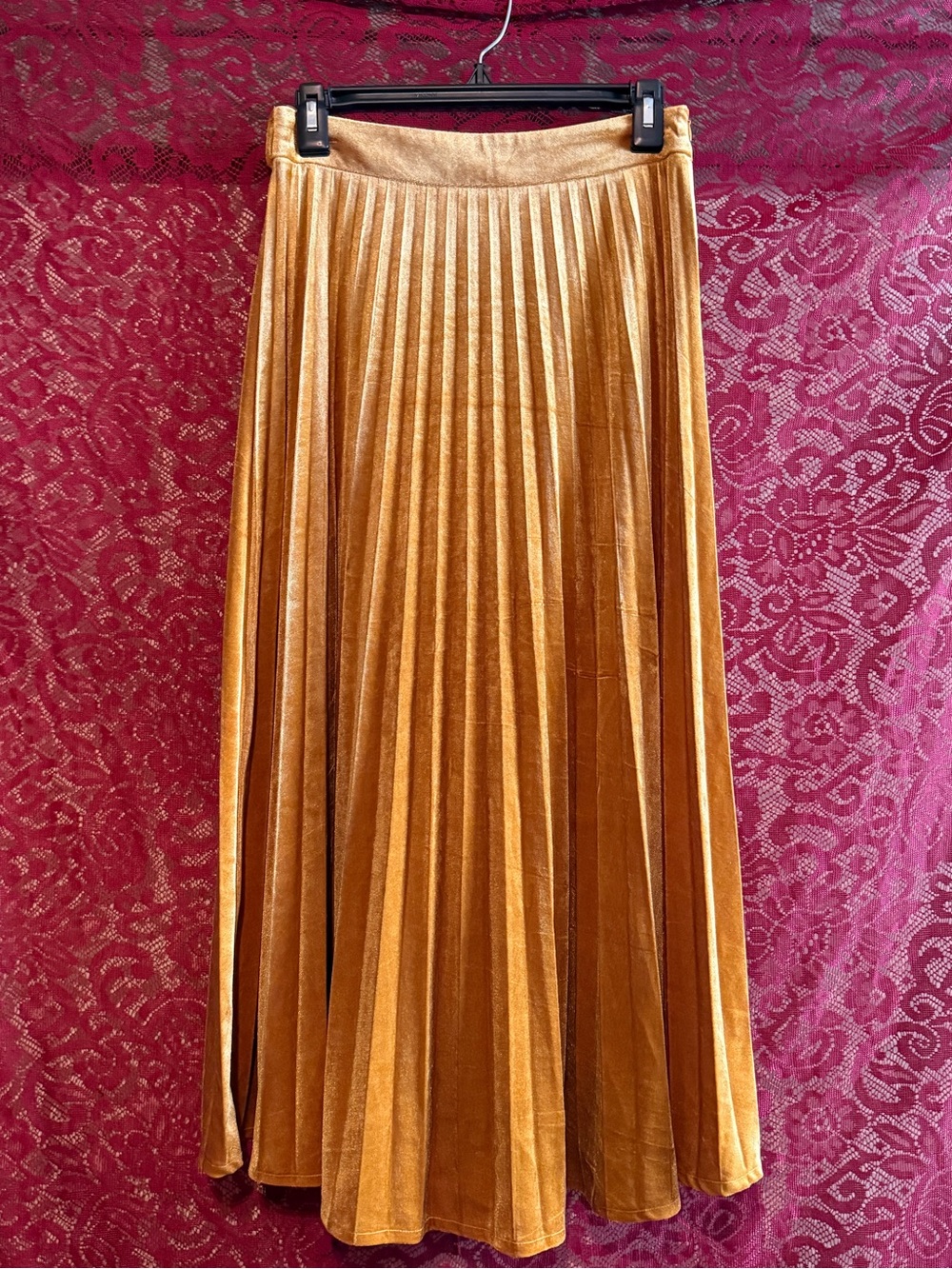 LUCY PARIS Gold Velvet Pleated Midi Skirt Sz S Mustard Ochre Metallic Luxe